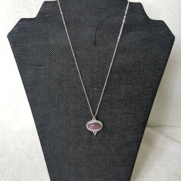 Silvertone unbranded purple stone pendant - Picture 2 of 3